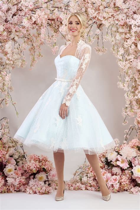 Mini Bride Dress 的图像结果