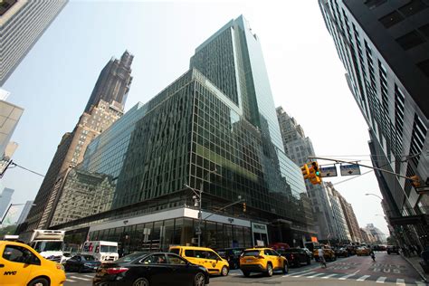 Ralph Lauren's new lease for Midtown headquarters cuts rent rate by 30% | Crain's New York Business