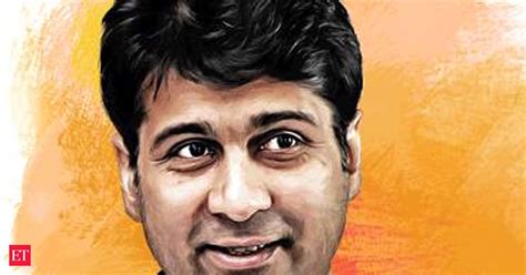 Government reviewing its stance on combustion engine ban: Rajiv Bajaj ...