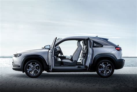 Build and Price Car Configuration Tool | Mazda Canada