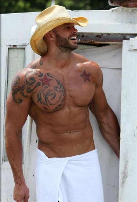 Toby Keith 2026: Wife, net worth, tattoos, smoking & body facts - Taddlr