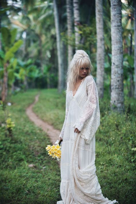 Spell Bride ~ Boho-Brautkleider ~ Spell & The Gipsy Collective Romantic Bohemian Wedding Dresses ...