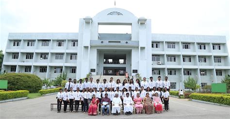 Top College for B.B.A : Bachelor of Business Administration: Loyola ...