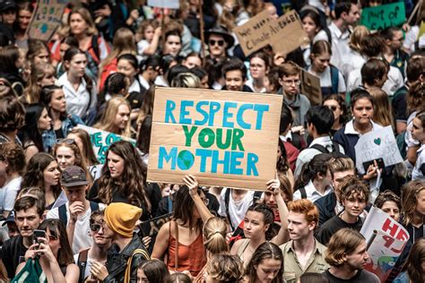 The Impact of Youth Engagement on Political Participation – British Politics at Queen's