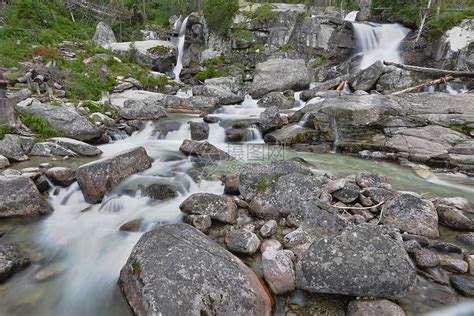山中流水的小溪高清图片下载-正版图片300378365-摄图网