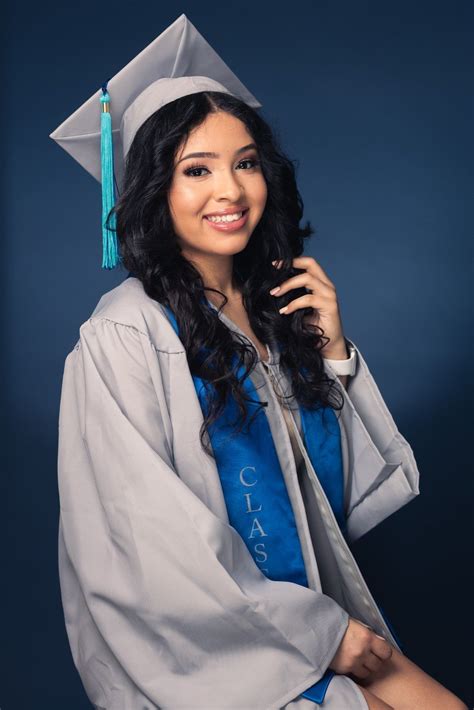 Studio graduation photo | Graduation photoshoot, Graduation picture ...