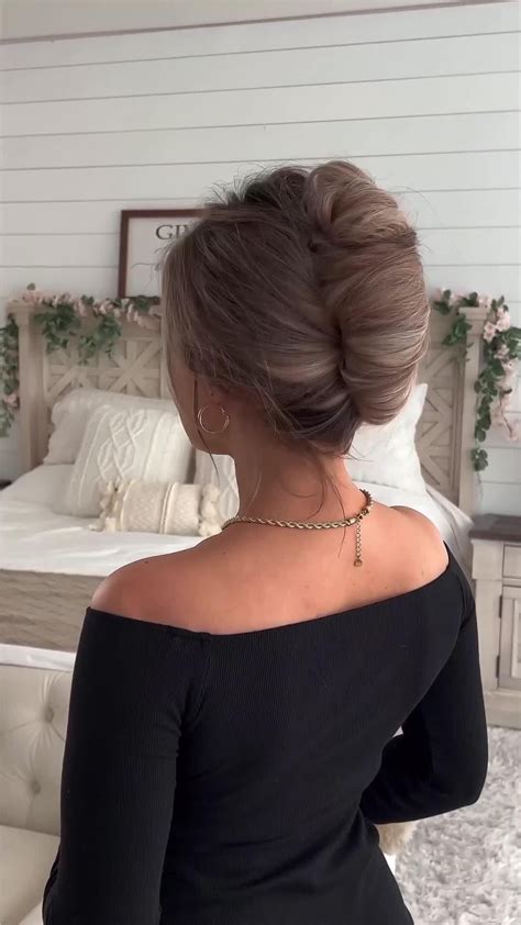 Low messy hair bun tutorial – Artofit