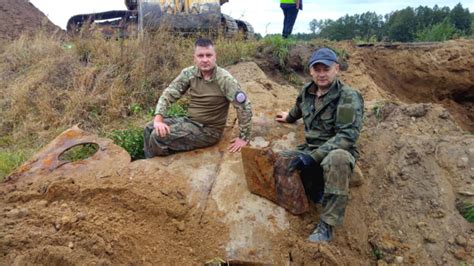 Remains Of Destroyed Panther Tank Discovered in Poland - Amazing ...