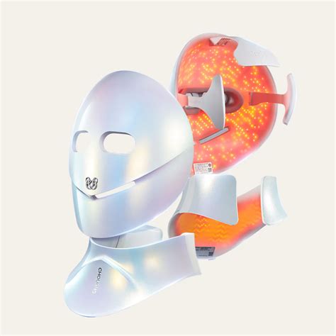 Best LED Light Therapy Masks 2025: Dermatologist-Reviewed Guide | School of Dermatology