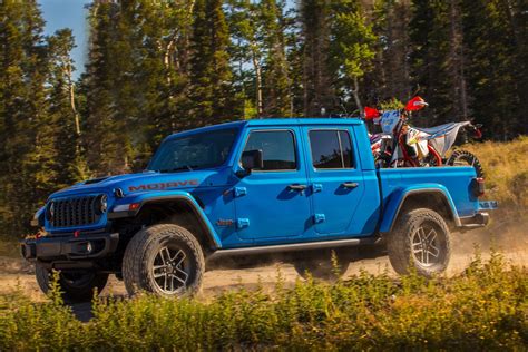 2024 Jeep Gladiator updates exterior, refines cabin | Driving