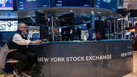 Nasdaq, S&P 500 Futures Slip On Geopolitical, Earnings Anxiety ...