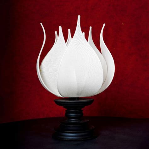 Yangon Lotus Table Lamp — IKIRU