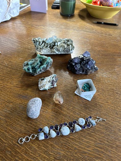 Good haul from the NJ mineral show today : r/Minerals