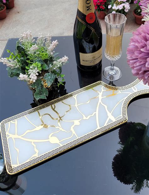 Broken Tree Black White Gold: Bat Platter – The Bling Edit