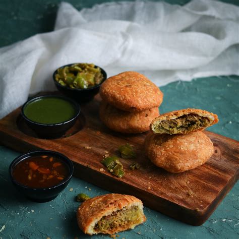 Mutter Kachori