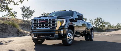 GMC Sierra 3500 HD Denali Crew Cab 4K Wallpaper