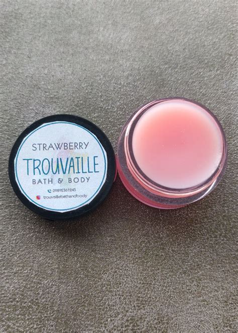 Get Handmade Strawberry Lip Balm (5g) at ₹ 287 | LBB Shop