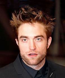 Robert Pattinson Hairstyle by 11 Robert Pattinson Hairstyles Hair Cuts And Colors Robert Pattinson Hairstyle