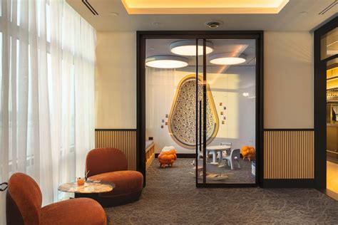 Chase Sapphire Lounges: Full Access Guide & Locations