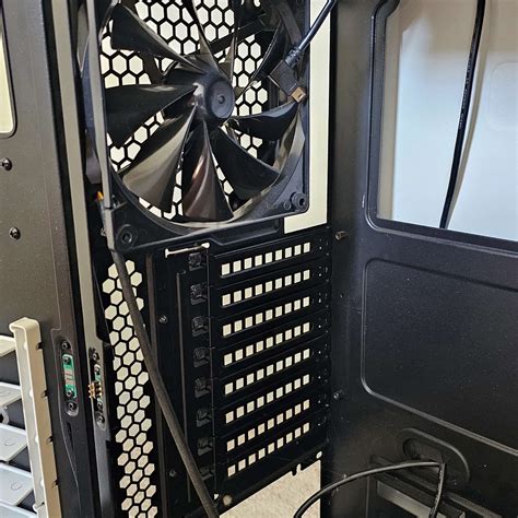 Thermaltake Level 10 GT Snow Edition | Jawa