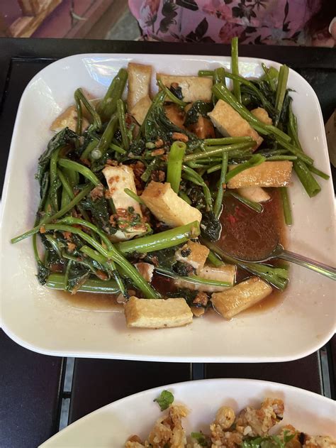 Olay's Thai Lao Cuisine - Honolulu Hawaii Restaurant - HappyCow