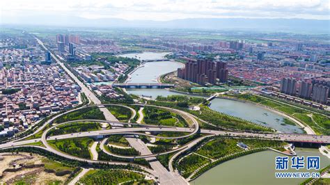 七里河是桑干河的支流之一，穿城而过，将朔州市朔州城区分为南北两区。新华网 发（王陆城 摄）