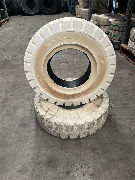 700 x 12 Solid Non-marking forklift tyres | Two Bay Forks