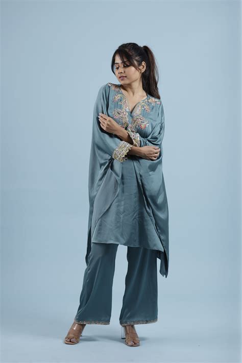 Hand embroidered kaftan set – Apeksha The Label