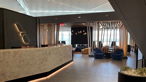 American Airlines Opens A Brand New Admirals Club At Newark ...