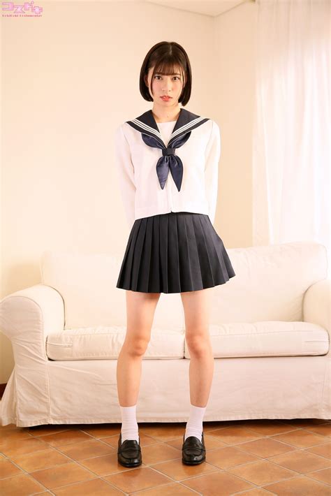 パンツの見えない 美学 Japanese School Uniform Girl, School Girl Japan, School ...