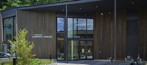Milwaukie Ledding Library - The Felt Hat
