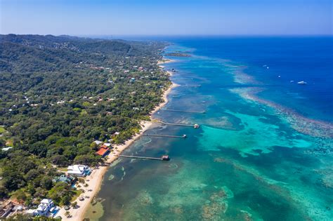 THE COMPREHENSIVE GUIDE TO ROATAN ISLAND IN HONDURAS | Blue Roatan Realty