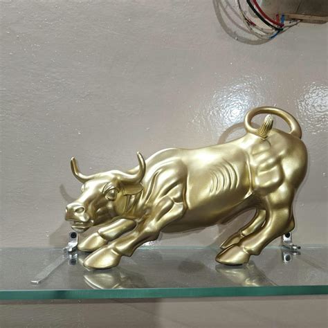 Charging Bull Statue Online - Premium Decor Object | Nestasia