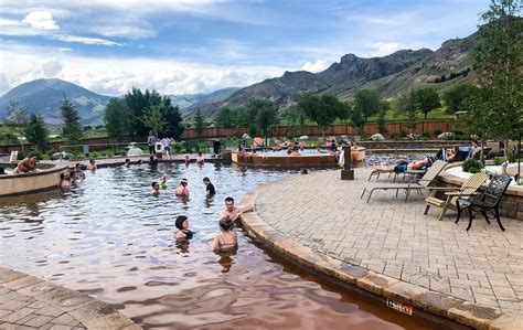 Yellowstone Hot Springs (Gardiner) - 2022 What to Know Before You Go ...