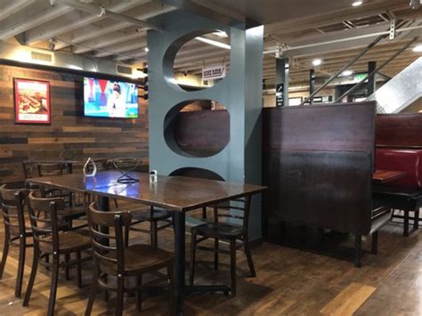 CARRIAGE COURT PIZZA - Updated July 2024 - 51 Photos & 87 Reviews - 211 ...