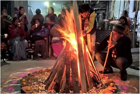 Lohri 2022: जानें लोहड़ी के त्योहार में अग्नि में क्यों डाला जाता है ...