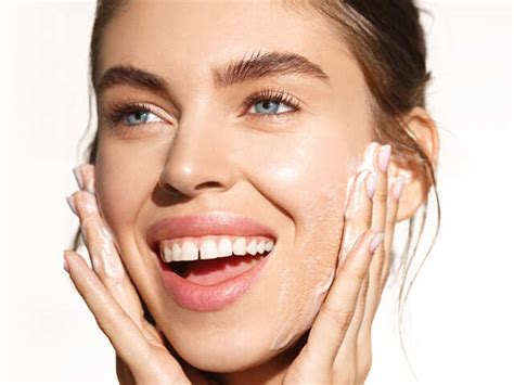 Double-Cleansing Is A Gamechanger. Here's Why. | Femina.in