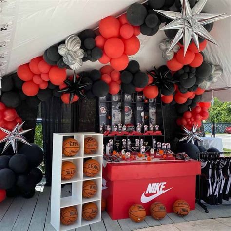 35 Insanely Cute Graduation Party Themes You Will Want to Recreate ...
