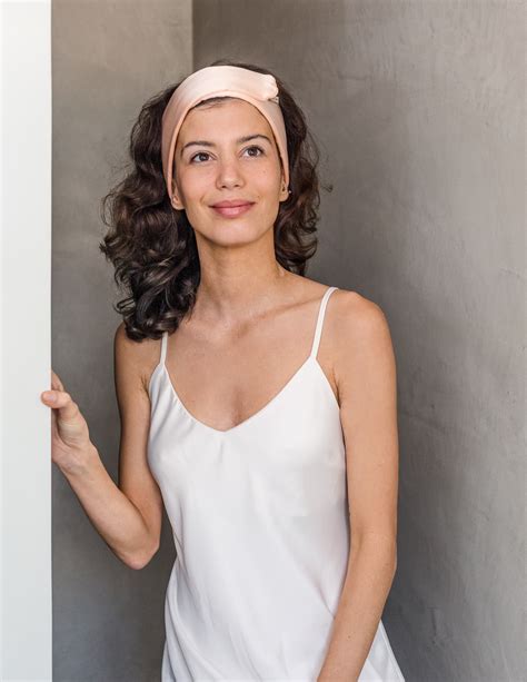 Sustainable fashion in peace silk and natural dyes – Nimboo