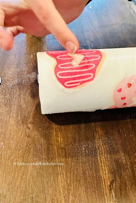 Decorating Candles Using Mod Podge 的图像结果