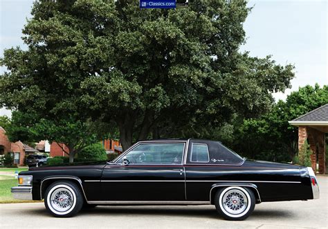 1978 Cadillac Coupe Deville - Astro Roof