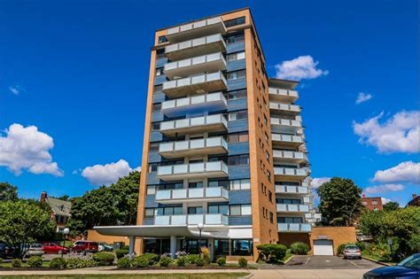 3 Lynn Shore Drive unit 3r Lynn, MA