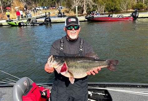 'I Knew Right Away It Was a Big, Big Fish.' Tourney Angler's Huge ...