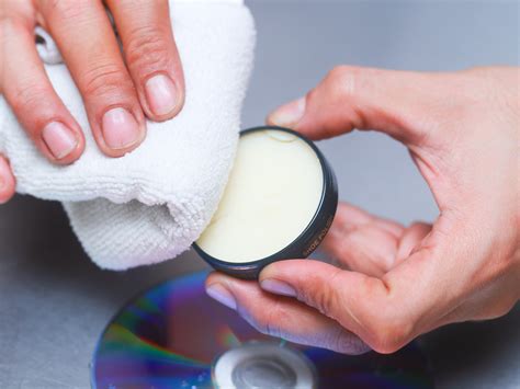 Clean CD Disc with Toothpaste 的图像结果