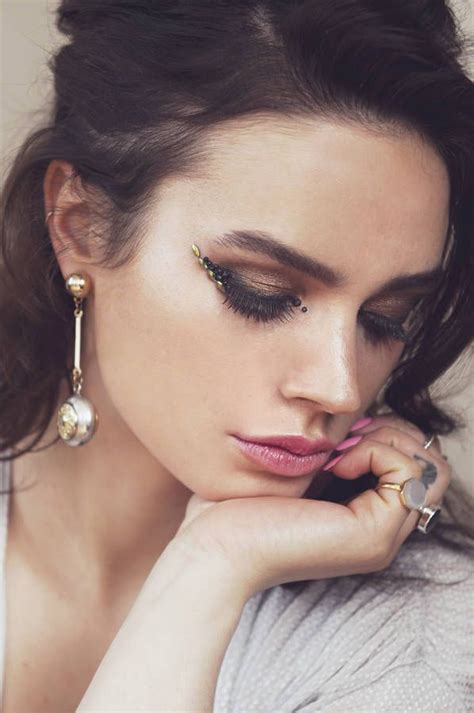 eye makeup jewels