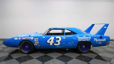 This 1970 Plymouth Superbird Richard Petty Replica Is Pure Nostalgia ...
