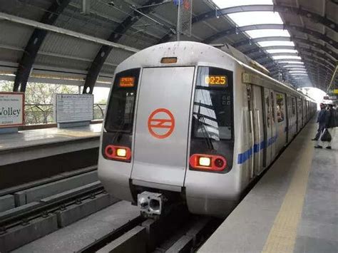 ‘Stop, play, pause’: Over 12k nuisance cases in 2 years as DMRC battles ...