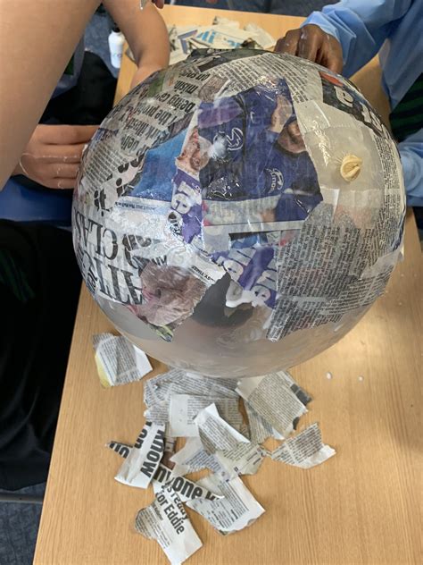 Planets Using Paper Mache 的图像结果