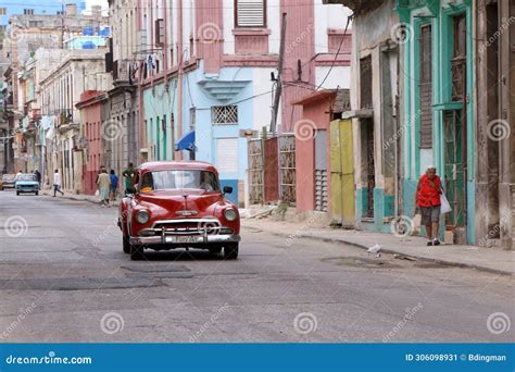 Scenes from Havana, Cuba editorial photo. Image of tradition - 306098931