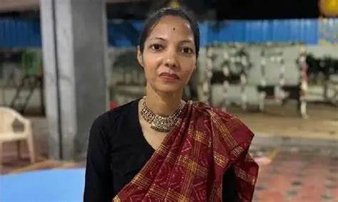 Hyderabad: మహిళ ఆత్మహత్య కలకలం.. 'దేవుడి దగ్గరికి' అంటూ సూసైడ్ నోట్ ...